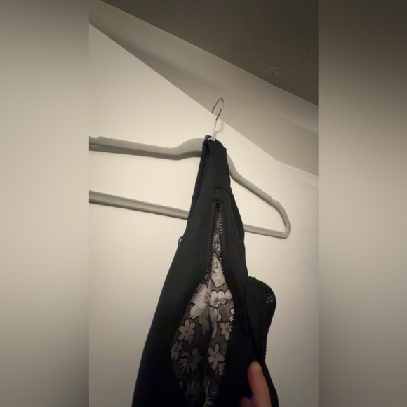 Vera Bradley Sling - Picture 5 of 5